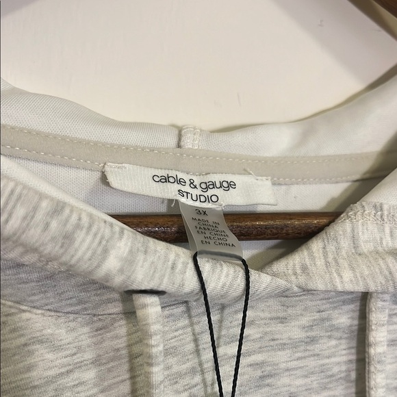 NWT Cable & Gauge Super Soft Gray Hoodie Shirt, Womens Plus 3X - Picture 3 of 8